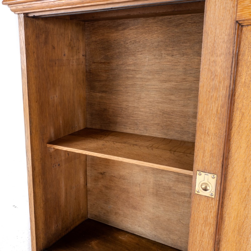 Solid Oak Sliding Panel Door Cabinet C1930 (Antique) View IX