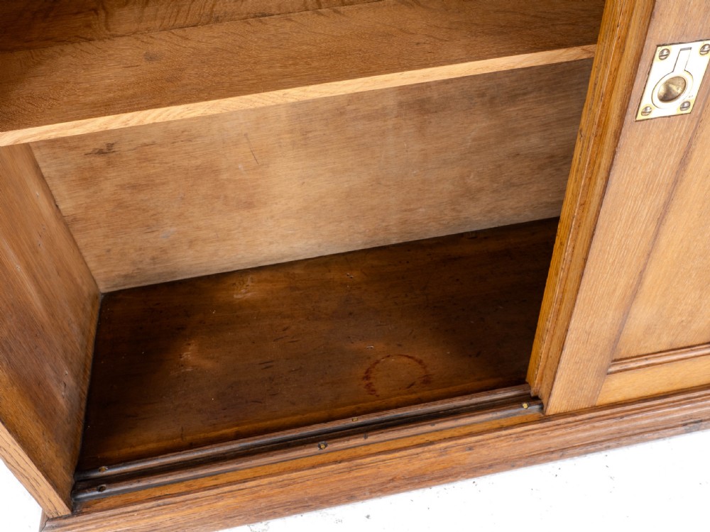 Solid Oak Sliding Panel Door Cabinet C1930 (Antique) View X