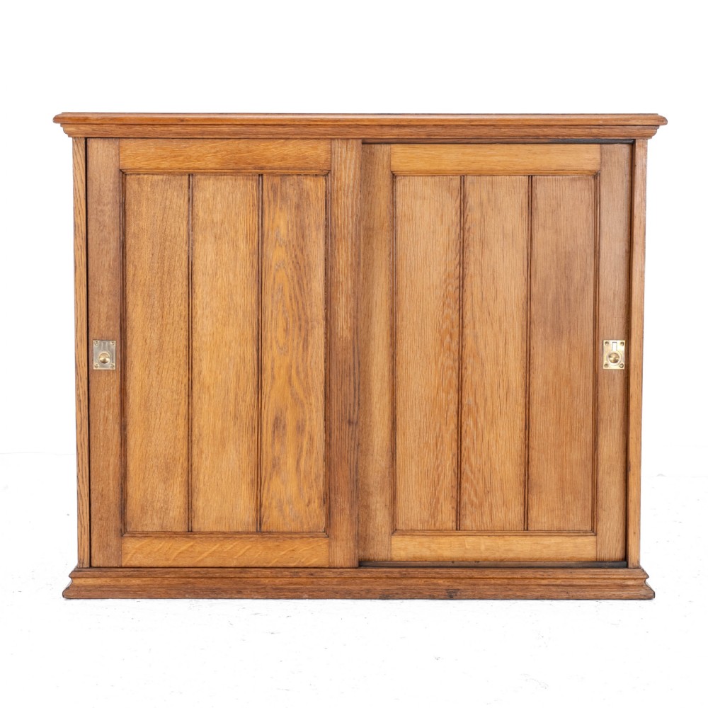 Solid Oak Sliding Panel Door Cabinet C1930 (Antique) View XIV
