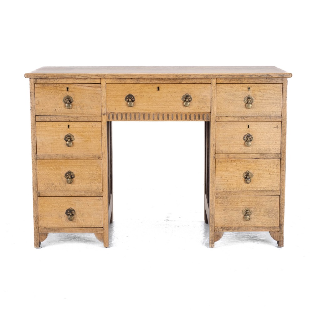 C1930 Arts & Crafts Style Golden Oak Desk (Light Oak) View II