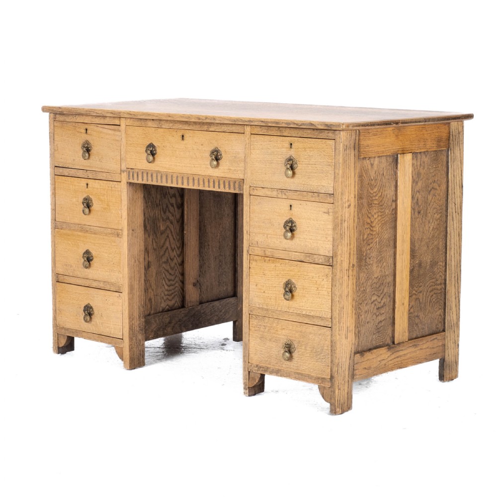 C1930 Arts & Crafts Style Golden Oak Desk (Light Oak) View III