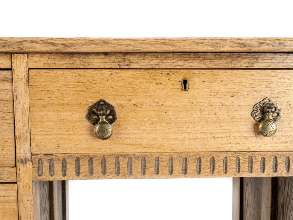 C1930 Arts & Crafts Style Golden Oak Desk (Light Oak) View X
