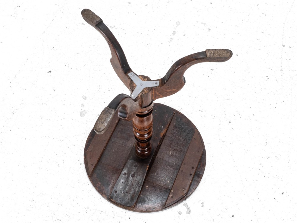 Georgian Oak Country Wine Tripod Table C1800 (George III Side Lamp) View XV