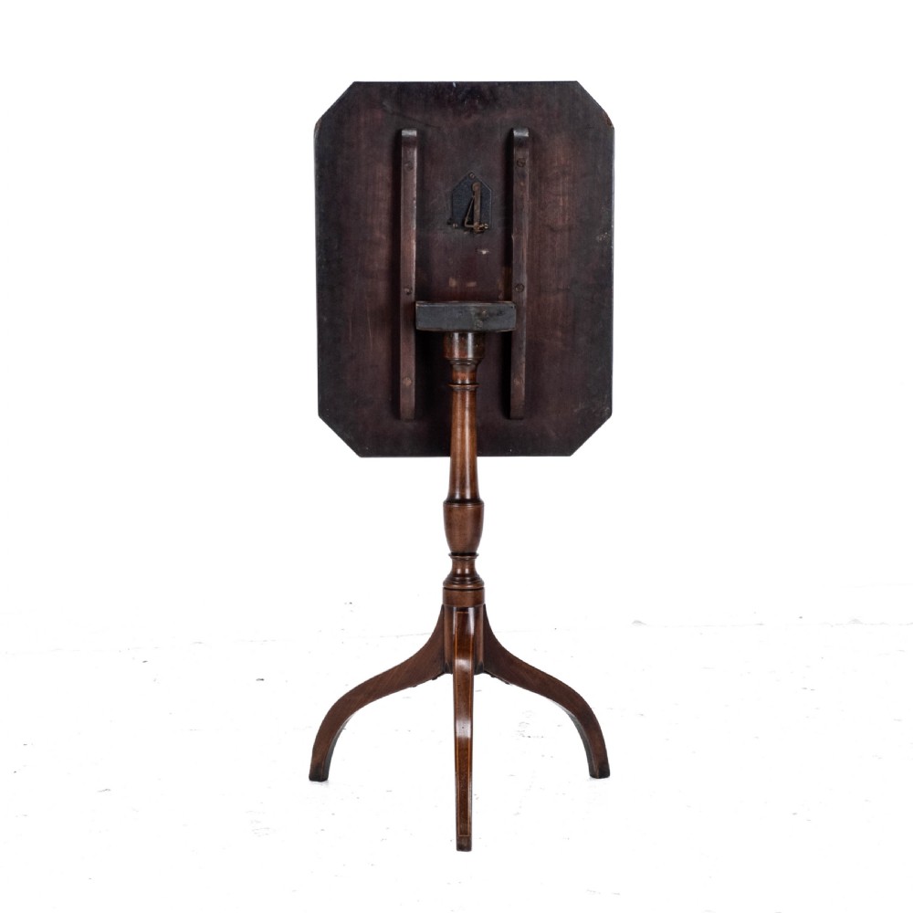 Regency Octagonal Mahogany Inlaid Tilt Top Tripod Wine Side Table circa 1800 (Georgian, George III) View XVII