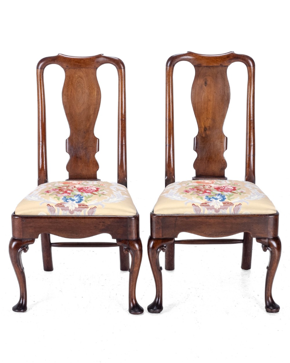 Early 18th Century George I Pair of Mahogany Silk Upholstered Side Chairs circa 1720 (Georgian, Queen Anne Style Dining)