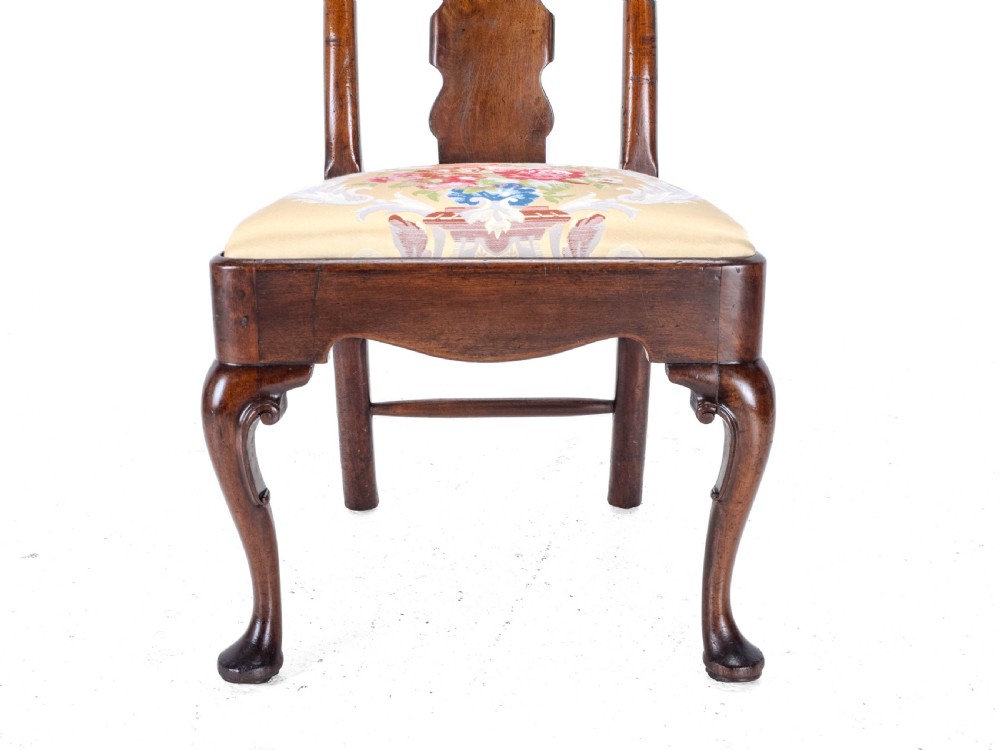 Early 18th Century George I Pair of Mahogany Silk Upholstered Side Chairs circa 1720 (Georgian, Queen Anne Style Dining) View XIX