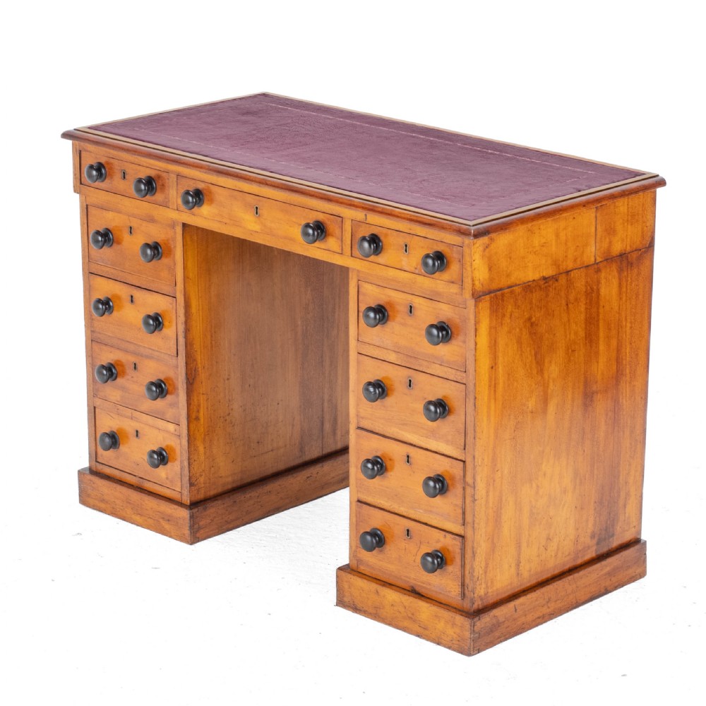 Victorian Small Walnut Pedestal Desk with Leather Tooled Gilt Border Skiver circa 1870 (19th Century) View III