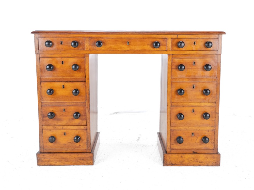 Victorian Small Walnut Pedestal Desk with Leather Tooled Gilt Border Skiver circa 1870 (19th Century) View VII