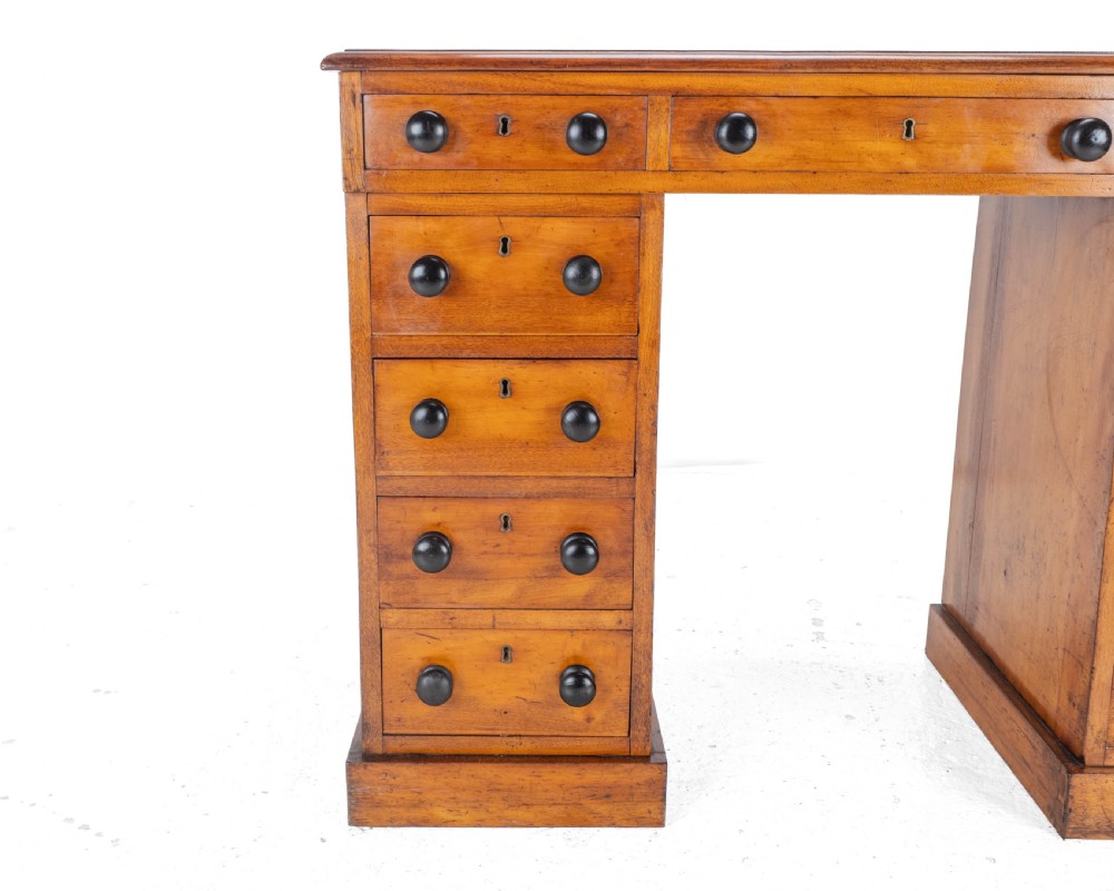 Victorian Small Walnut Pedestal Desk with Leather Tooled Gilt Border Skiver circa 1870 (19th Century) View VIII
