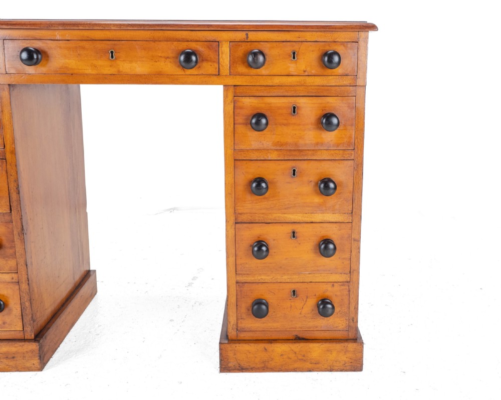 Victorian Small Walnut Pedestal Desk with Leather Tooled Gilt Border Skiver circa 1870 (19th Century) View IX