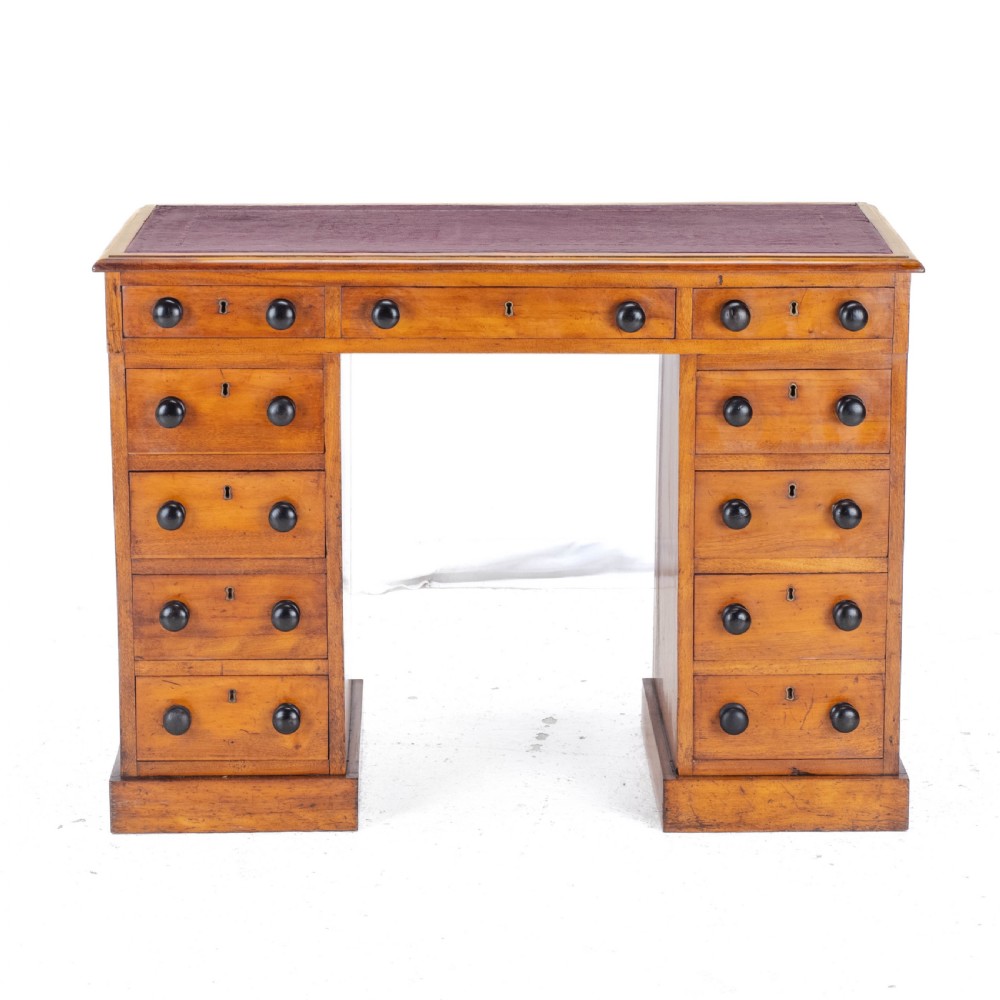 Victorian Small Walnut Pedestal Desk with Leather Tooled Gilt Border Skiver circa 1870 (19th Century) View XI