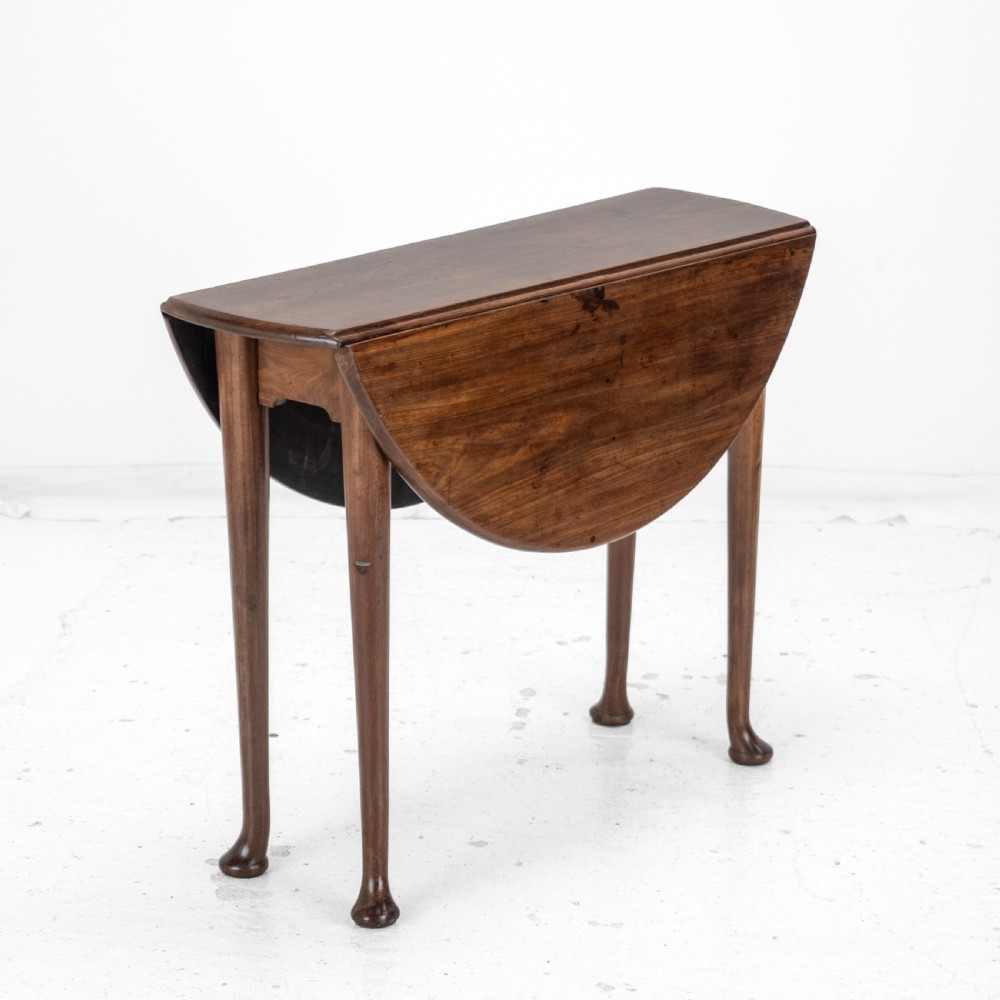 George II Mid 18th Century Mahogany Small Round Gate-Leg Drop-Leaf Pad Foot Occasional Dining Table (Georgian Side) View III
