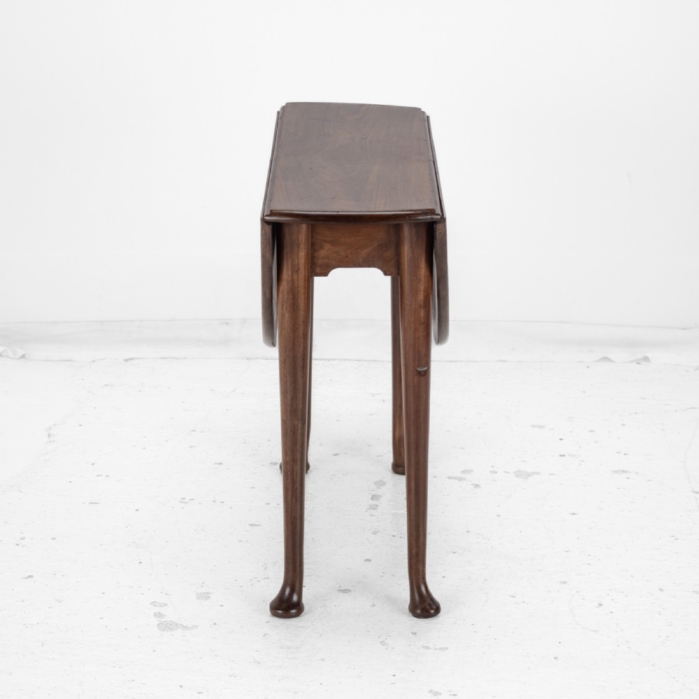 George II Mid 18th Century Mahogany Small Round Gate-Leg Drop-Leaf Pad Foot Occasional Dining Table (Georgian Side) View XIV