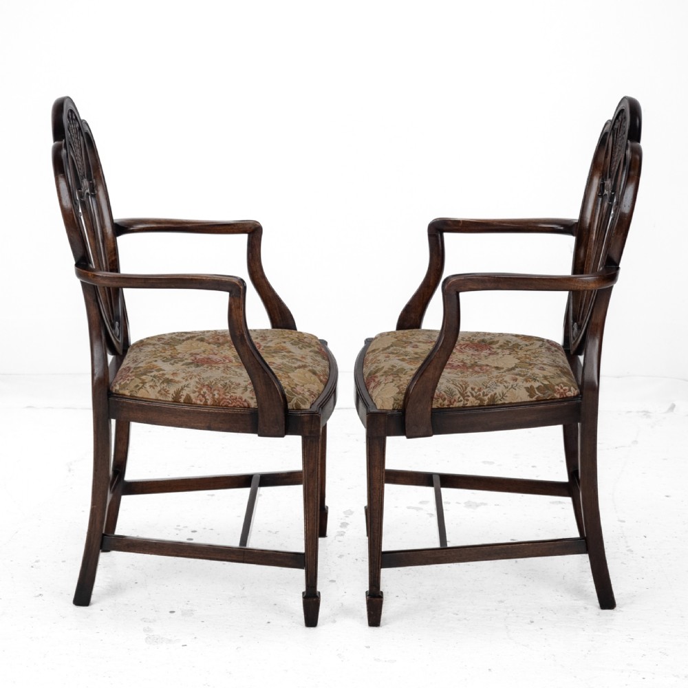 Hepplewhite Style Set of 6 Mahogany Dining Chairs and Carver Armchair Tapestry Upholstery, Late 19th Century, Victorian View VII
