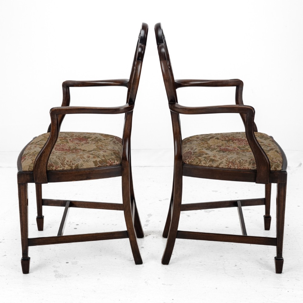 Hepplewhite Style Set of 6 Mahogany Dining Chairs and Carver Armchair Tapestry Upholstery, Late 19th Century, Victorian View X