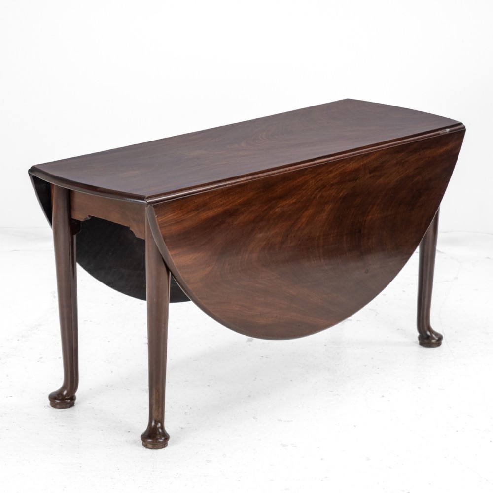 Large George II Cuban Mahogany Gateleg Drop-Leaf Oval Dining Table – c.1730 (Georgian 18th Century, Pad Feet) View II