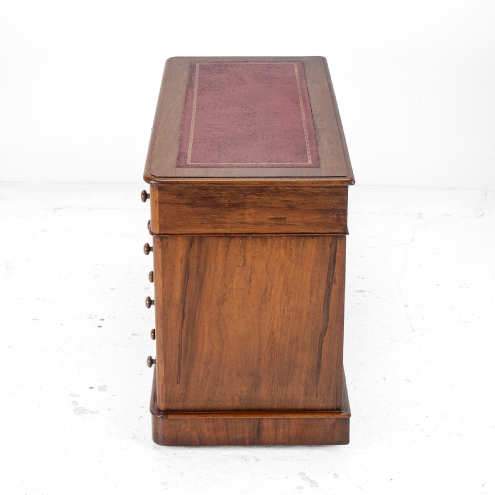 Victorian Mahogany Pedestal Desk with Leather Gilt Skiver circa 1880, Late 19th Century View IV