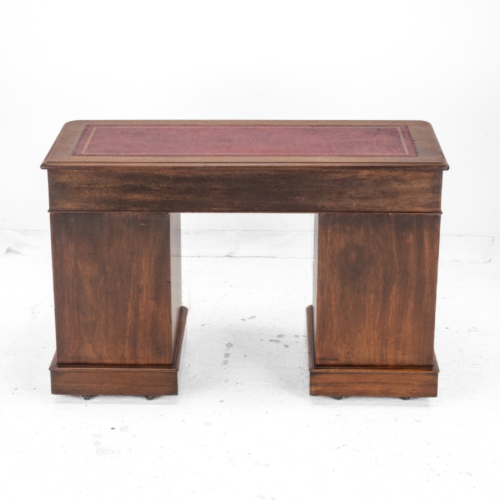 Victorian Mahogany Pedestal Desk with Leather Gilt Skiver circa 1880, Late 19th Century View V