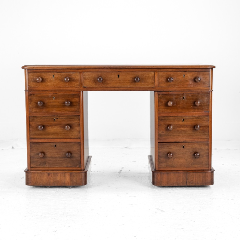 Victorian Mahogany Pedestal Desk with Leather Gilt Skiver circa 1880, Late 19th Century View XII