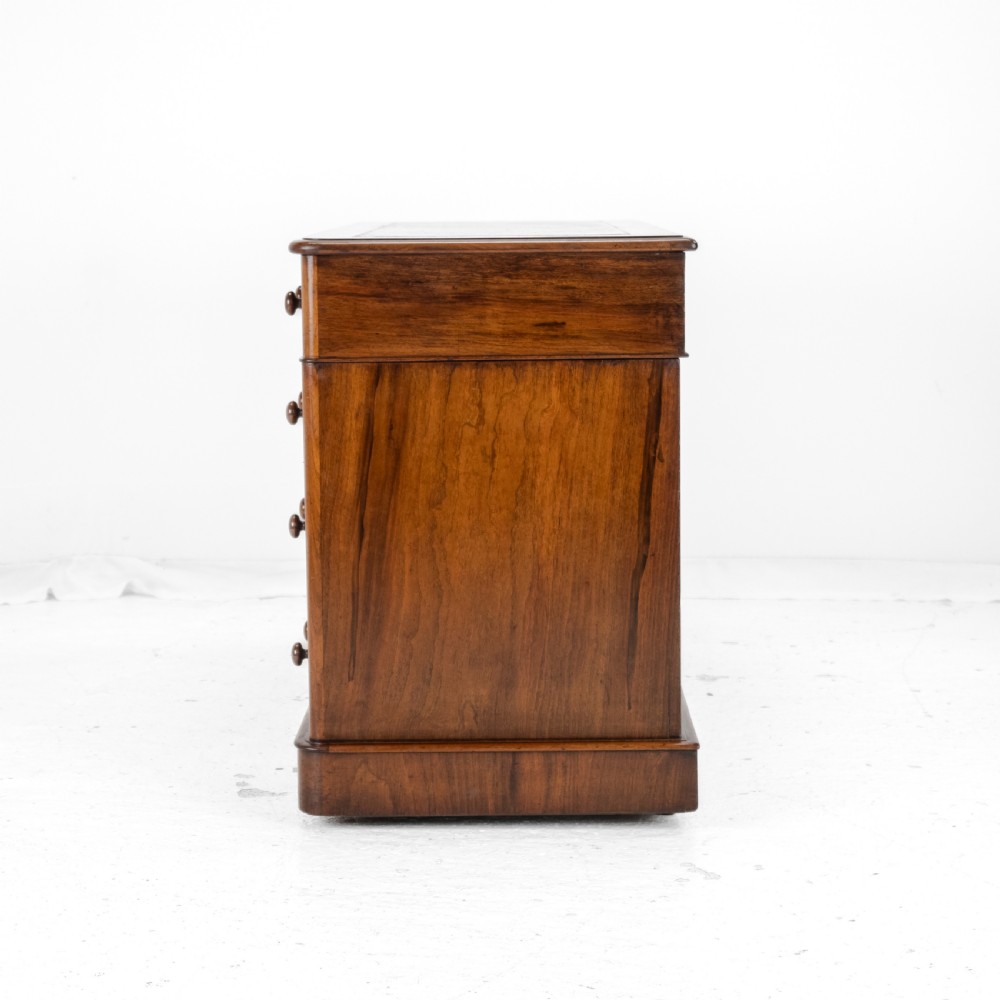 Victorian Mahogany Pedestal Desk with Leather Gilt Skiver circa 1880, Late 19th Century View XIV