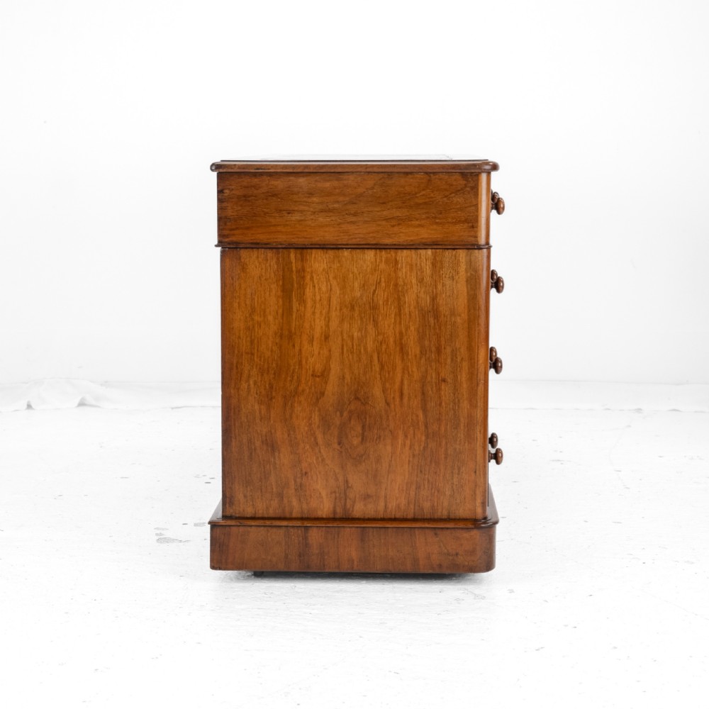 Victorian Mahogany Pedestal Desk with Leather Gilt Skiver circa 1880, Late 19th Century View XV