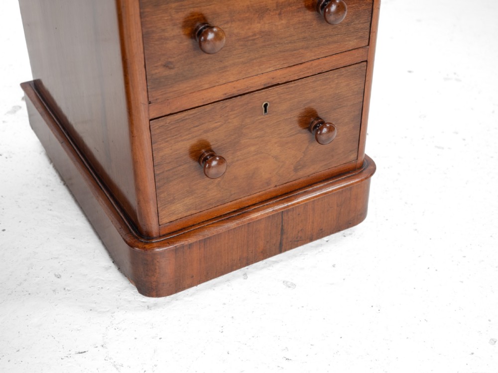 Victorian Mahogany Pedestal Desk with Leather Gilt Skiver circa 1880, Late 19th Century View XVIII