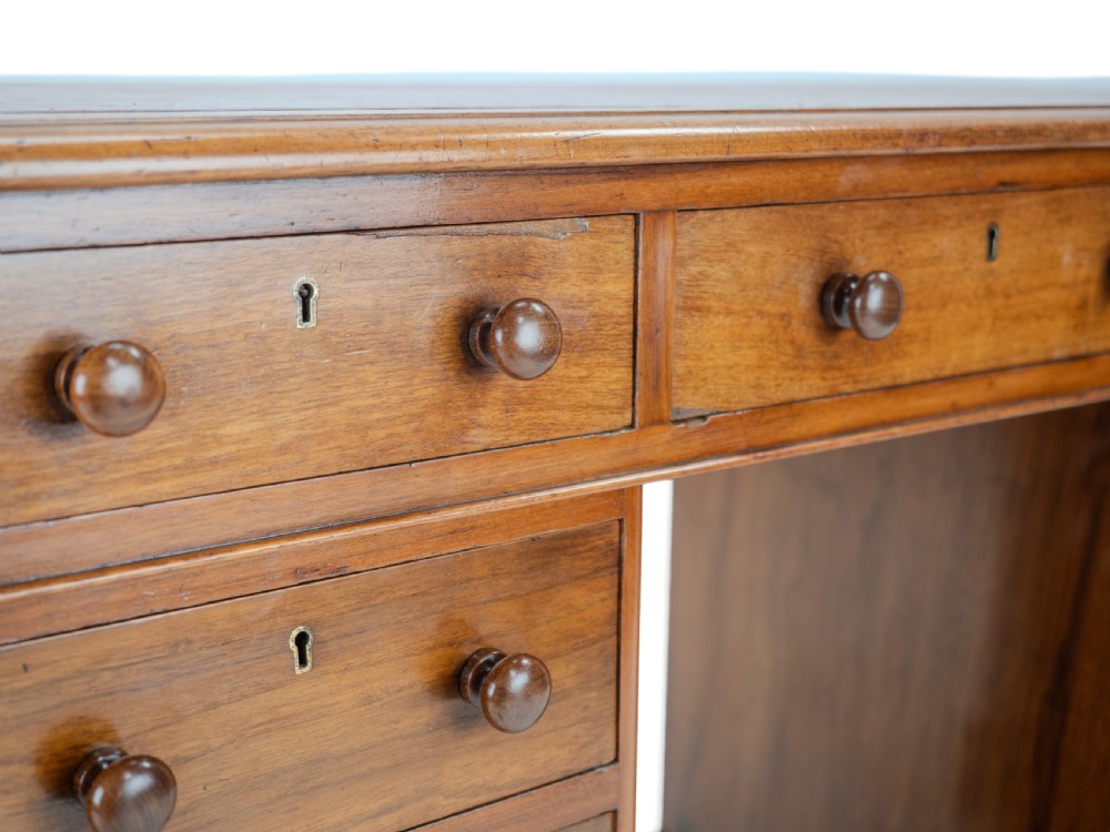 Victorian Mahogany Pedestal Desk with Leather Gilt Skiver circa 1880, Late 19th Century View XIX
