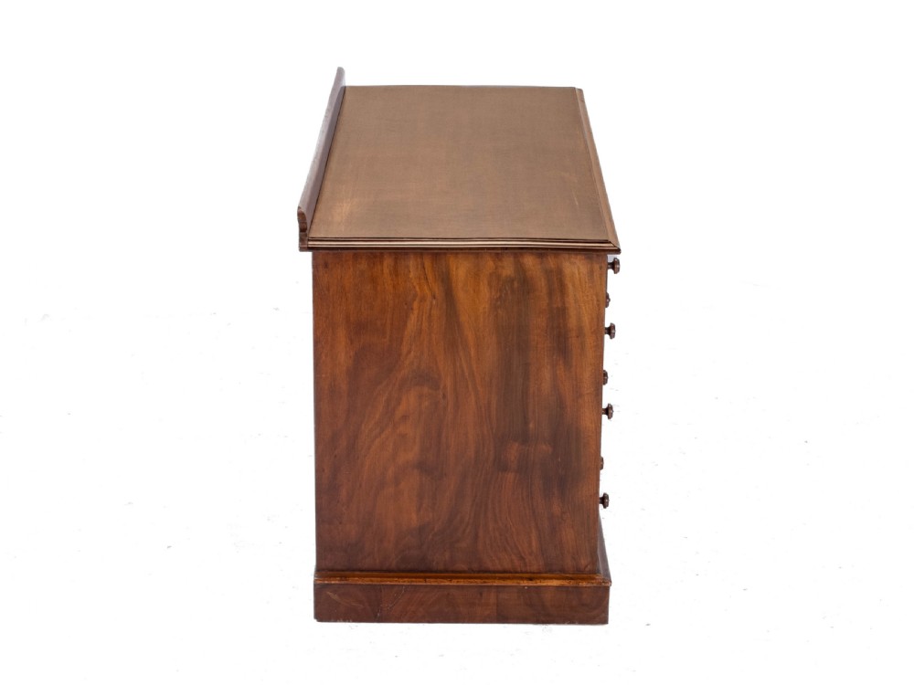 19th Century Victorian Mahogany Kneehole Desk, circa 1870 View VI