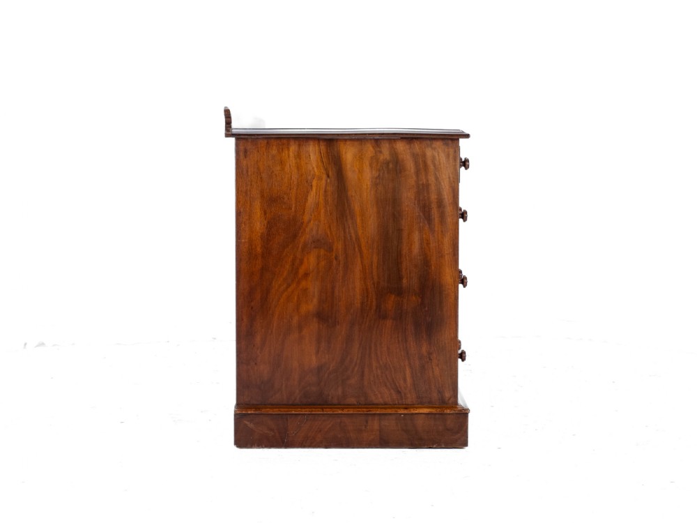 19th Century Victorian Mahogany Kneehole Desk, circa 1870 View VII