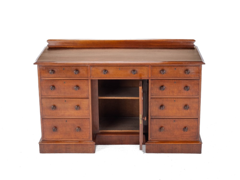 19th Century Victorian Mahogany Kneehole Desk, circa 1870 View XII