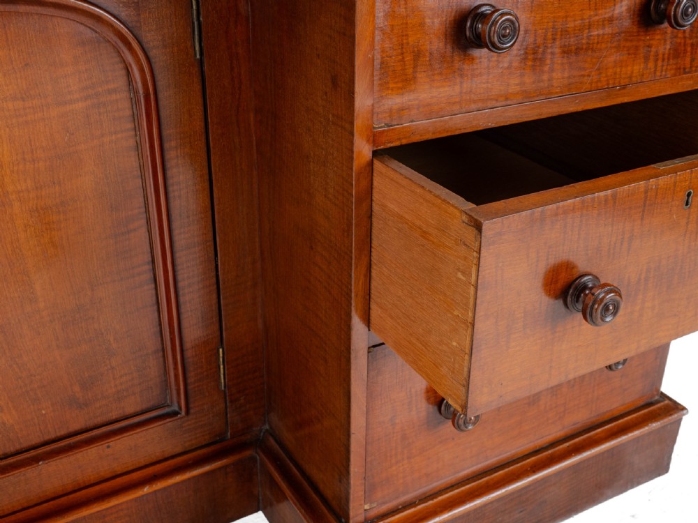 19th Century Victorian Mahogany Kneehole Desk, circa 1870 View XIX
