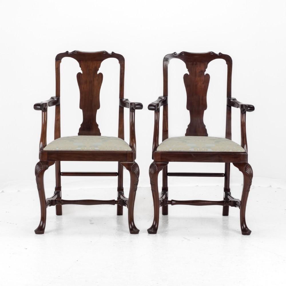 Edwardian Queen Anne Style Set of 8 Carved Mahogany Dining Chairs with Carvers by Waring & Gillow, circa 1905 (Georgian / George I / Armchair / Elbow Chairs) View V