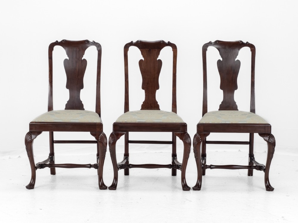 Edwardian Queen Anne Style Set of 8 Carved Mahogany Dining Chairs with Carvers by Waring & Gillow, circa 1905 (Georgian / George I / Armchair / Elbow Chairs) View IX