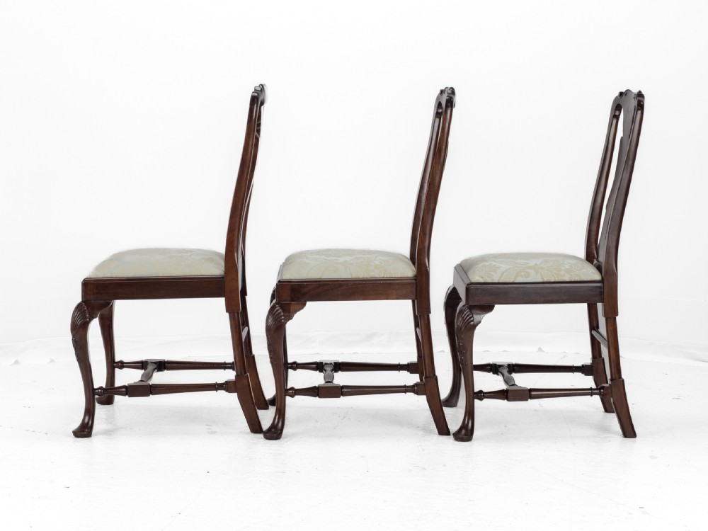 Edwardian Queen Anne Style Set of 8 Carved Mahogany Dining Chairs with Carvers by Waring & Gillow, circa 1905 (Georgian / George I / Armchair / Elbow Chairs) View XII