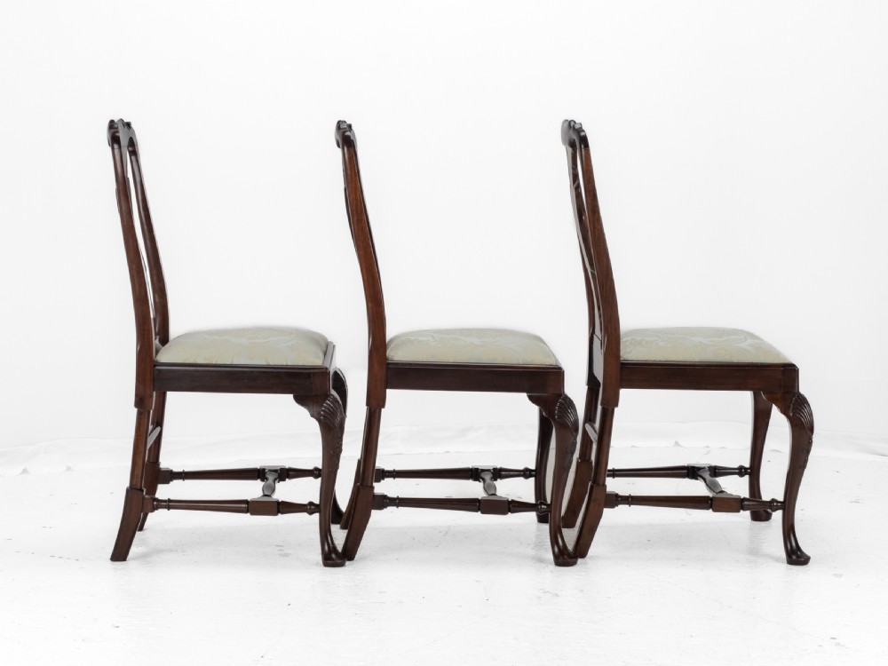 Edwardian Queen Anne Style Set of 8 Carved Mahogany Dining Chairs with Carvers by Waring & Gillow, circa 1905 (Georgian / George I / Armchair / Elbow Chairs) View XIV