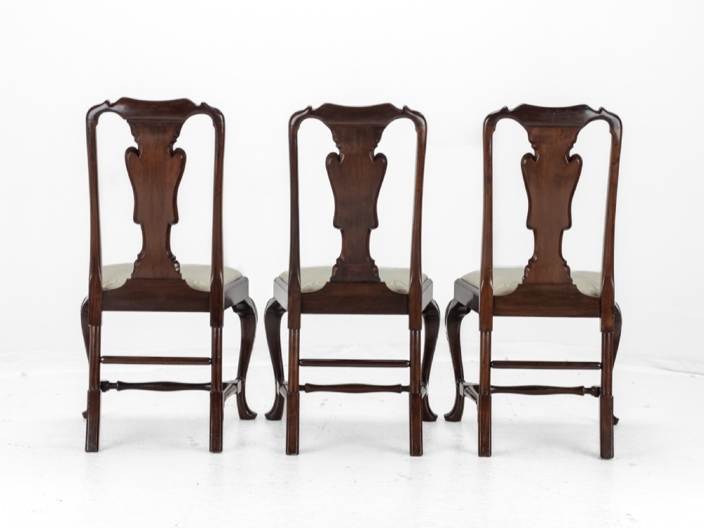 Edwardian Queen Anne Style Set of 8 Carved Mahogany Dining Chairs with Carvers by Waring & Gillow, circa 1905 (Georgian / George I / Armchair / Elbow Chairs) View XV