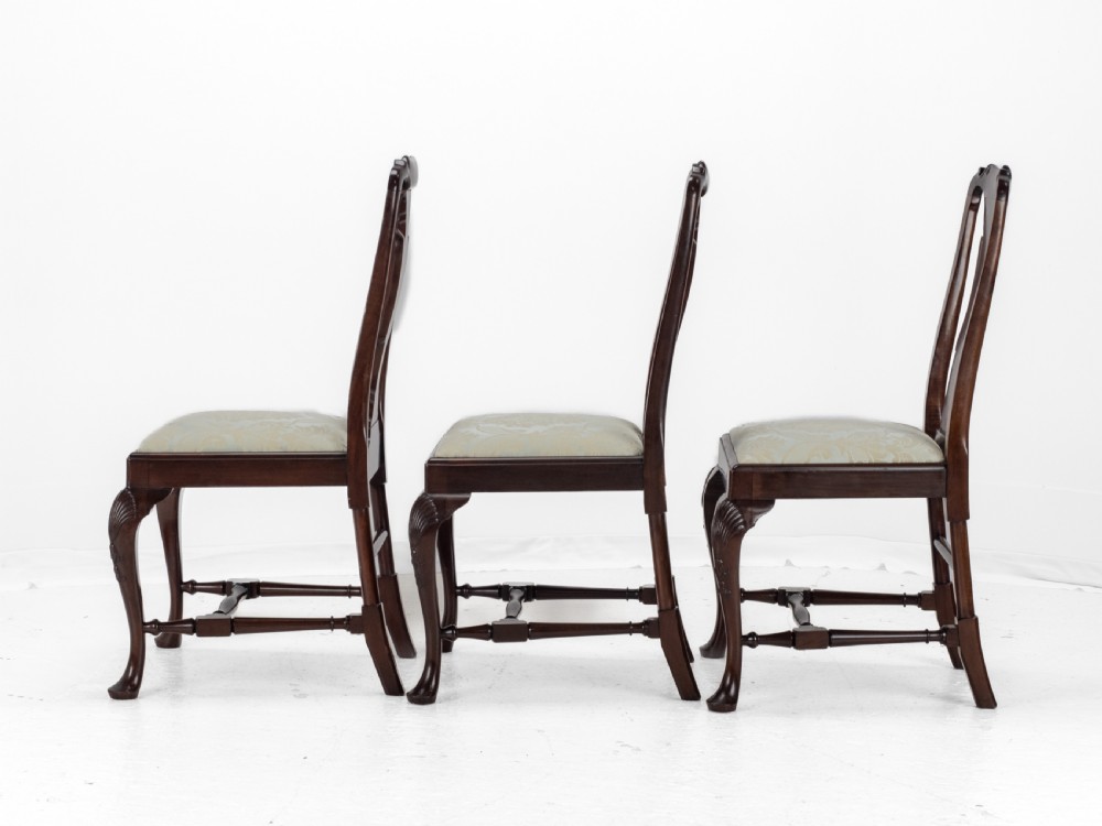 Edwardian Queen Anne Style Set of 8 Carved Mahogany Dining Chairs with Carvers by Waring & Gillow, circa 1905 (Georgian / George I / Armchair / Elbow Chairs) View XVI