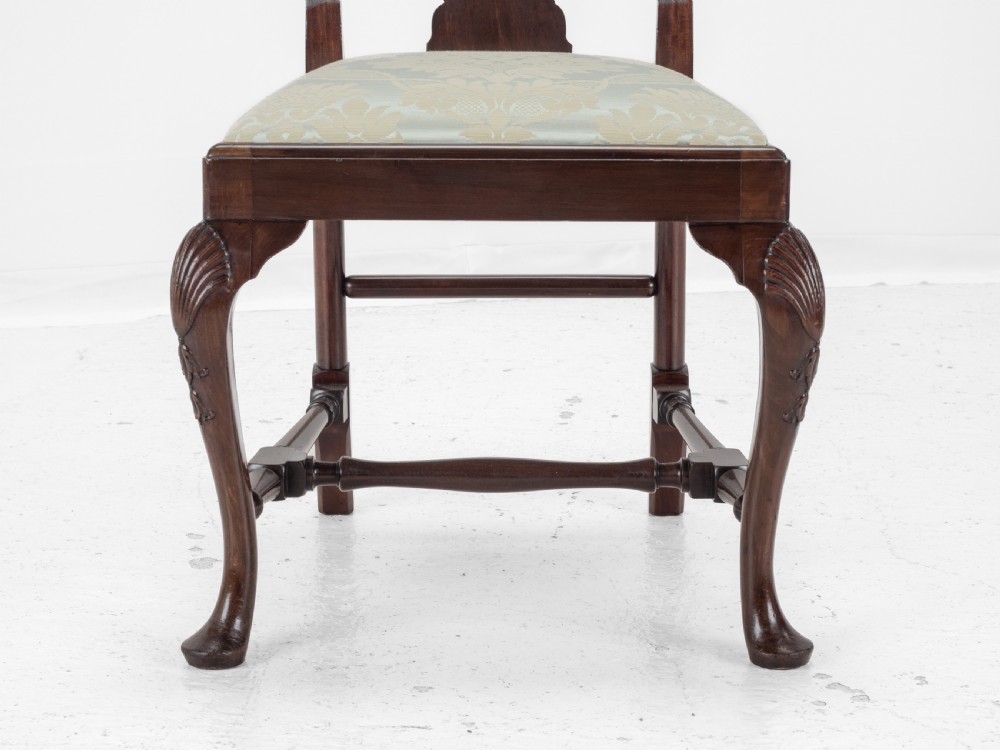 Edwardian Queen Anne Style Set of 8 Carved Mahogany Dining Chairs with Carvers by Waring & Gillow, circa 1905 (Georgian / George I / Armchair / Elbow Chairs) View XXVI