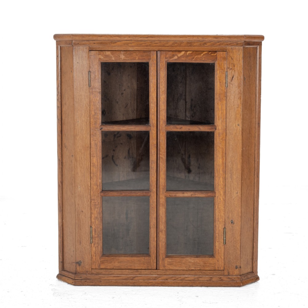 Oak Arts and Crafts Astra Glazed Wall-Hanging Display Corner Cabinet. Circa 1930 (Cupboard Early 20th Century) View II