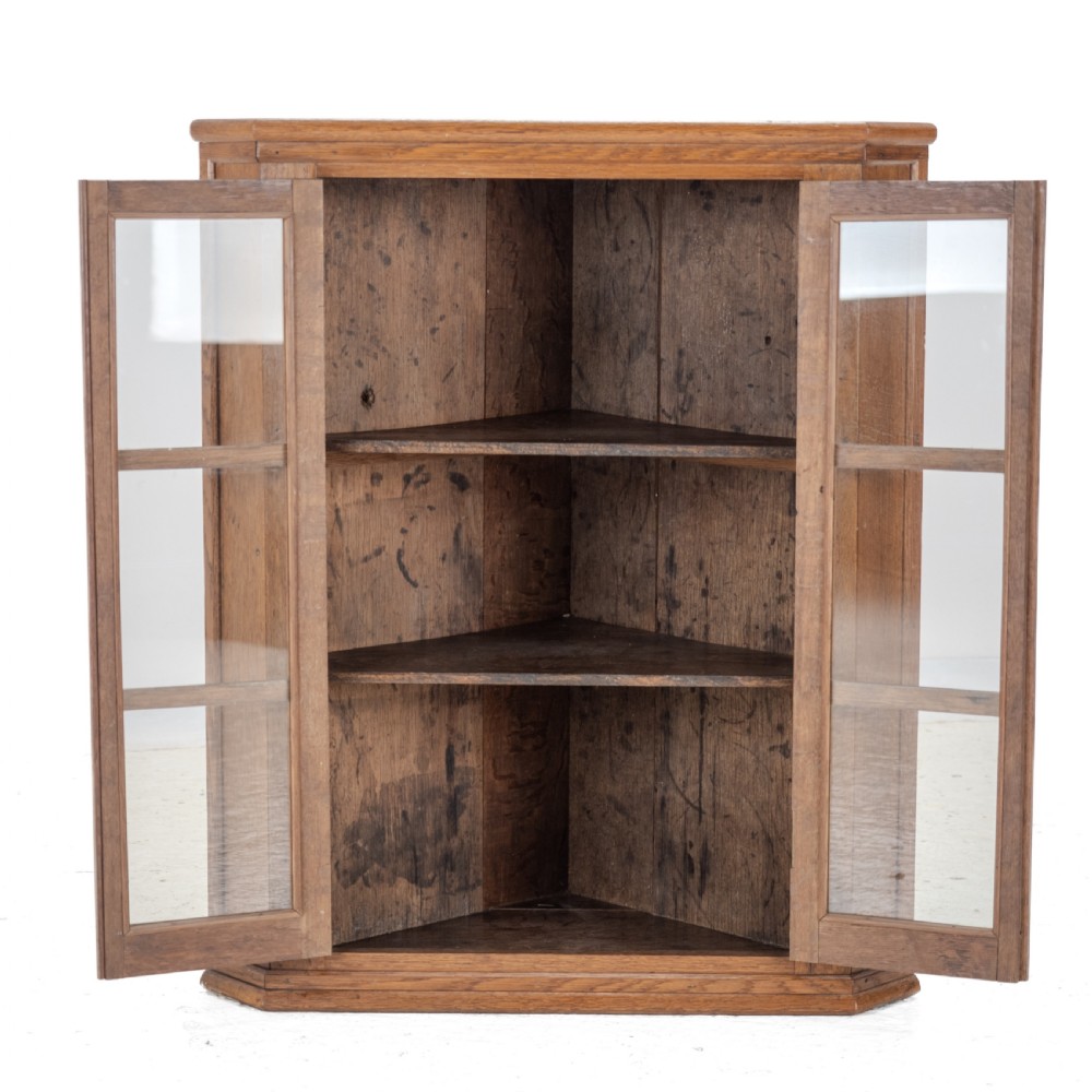 Oak Arts and Crafts Astra Glazed Wall-Hanging Display Corner Cabinet. Circa 1930 (Cupboard Early 20th Century) View III