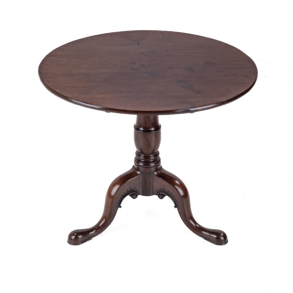 Fine Irish George II Carved Mahogany Tripod Tilt-Top Supper Table, circa 1750 (18th Century Georgian Occasional Table) View III