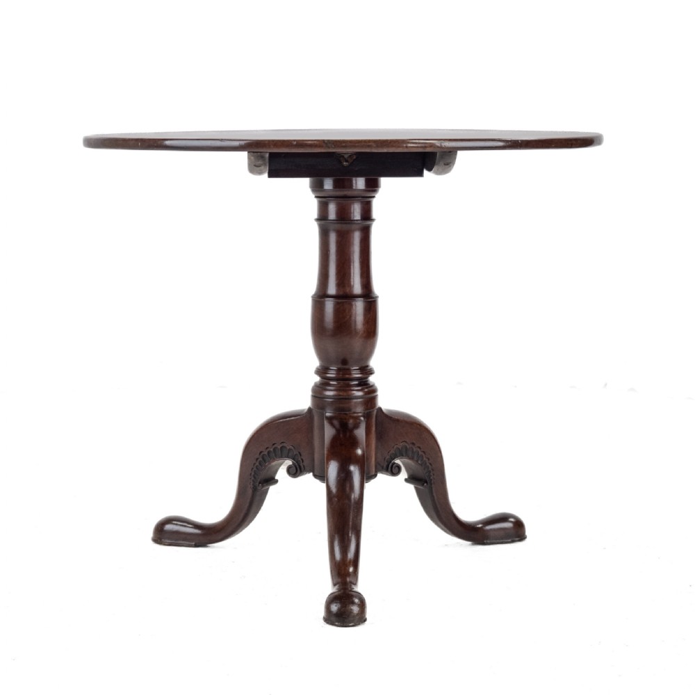 Fine Irish George II Carved Mahogany Tripod Tilt-Top Supper Table, circa 1750 (18th Century Georgian Occasional Table) View IV