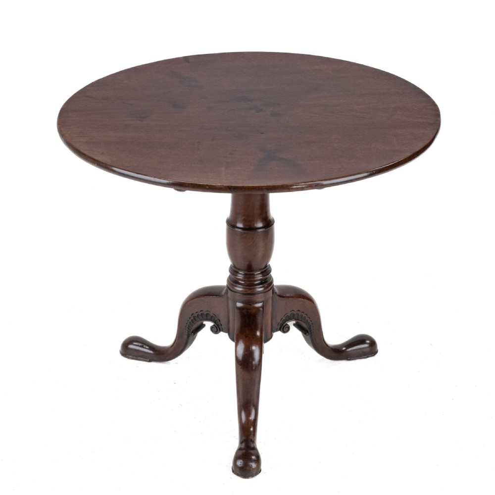 Fine Irish George II Carved Mahogany Tripod Tilt-Top Supper Table, circa 1750 (18th Century Georgian Occasional Table) View V