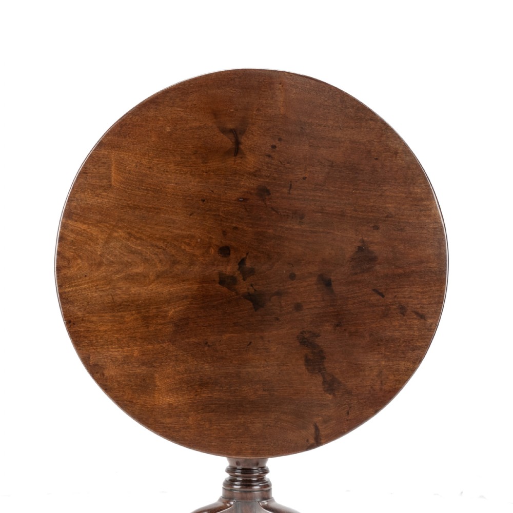 Fine Irish George II Carved Mahogany Tripod Tilt-Top Supper Table, circa 1750 (18th Century Georgian Occasional Table) View VIII