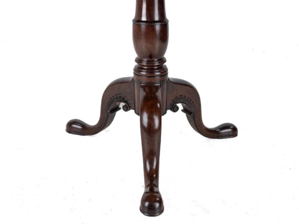 Fine Irish George II Carved Mahogany Tripod Tilt-Top Supper Table, circa 1750 (18th Century Georgian Occasional Table) View XI