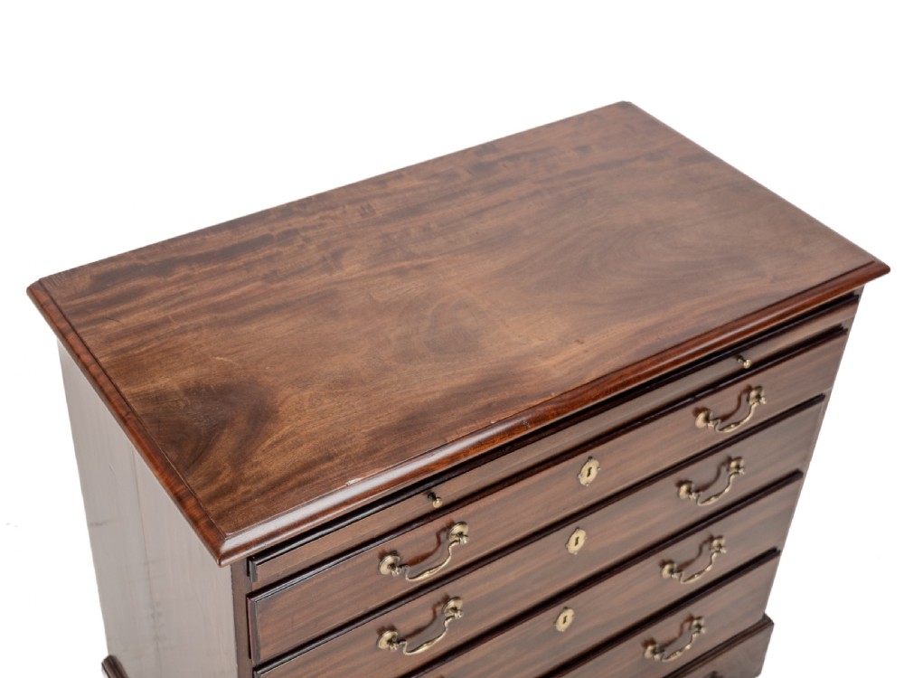 George II Mahogany Bachelors Chest of Drawers with Brushing Slide, c.1750 - Georgian View III