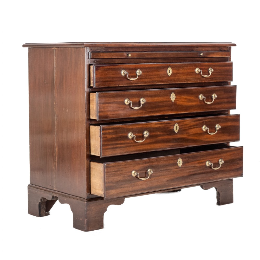 George II Mahogany Bachelors Chest of Drawers with Brushing Slide, c.1750 - Georgian View VII
