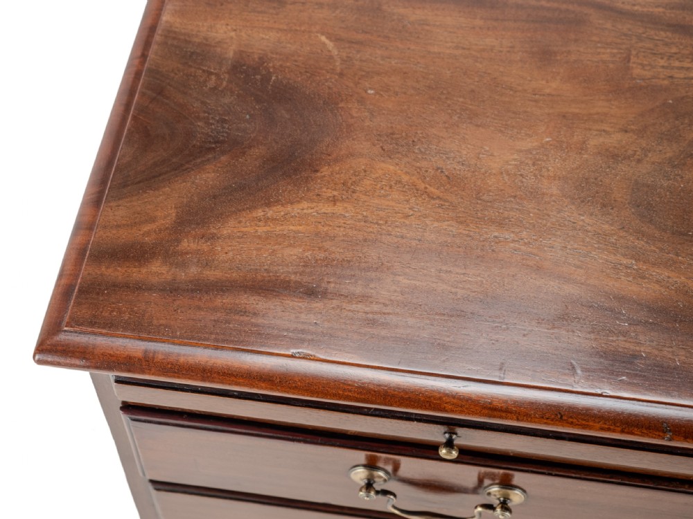 George II Mahogany Bachelors Chest of Drawers with Brushing Slide, c.1750 - Georgian View IX