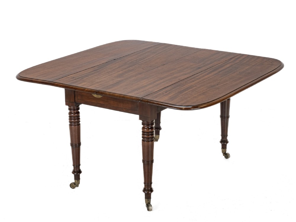 Regency Metamorphic Mahogany & Ebony-Inlaid Extending Dining Table, c.1820 – Expands to 7ft 6in, Seats 8 View III