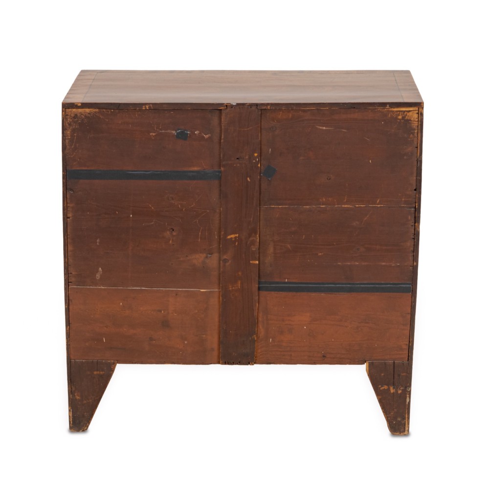 A late Georgian Regency mahogany chest of drawers featuring a caddy top, two short drawers over three long drawers, brass ring handles, and splayed bracket feet. View X